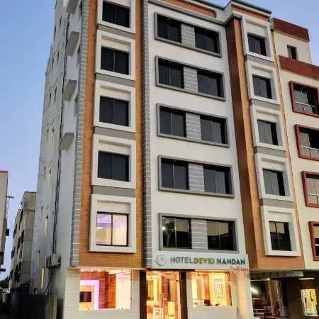 Hotel Devkinandan