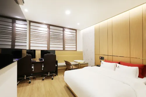 Dongducheon Hotel Hero