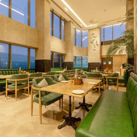 Golden Tulip Gurugram Sec-80 Отели рядом с достопримечательностью «Курорт Аапно Гхар»