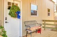 4 Mi to Lazy E Arena: Horse Lover's Haven w/ Grill - 2-Star