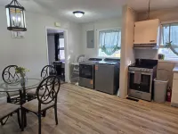 Cozy 3-Bdrm Home, Renovated Bathrooms, Game Rm, Yard & Fast WiFi Dog Friendly