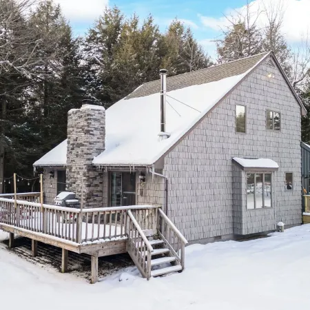 Catskills Mountain Home Near Windham w/ Fireplace & Open Living Deer Run Lodge by Avantstay