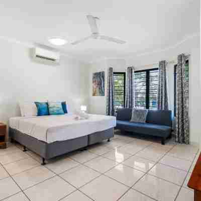 Zen Orient Luxurious 4BR Oasis With Private Pool Rooms
