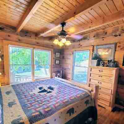 Soaring Eagle 4 Bedroom Cabin Rooms