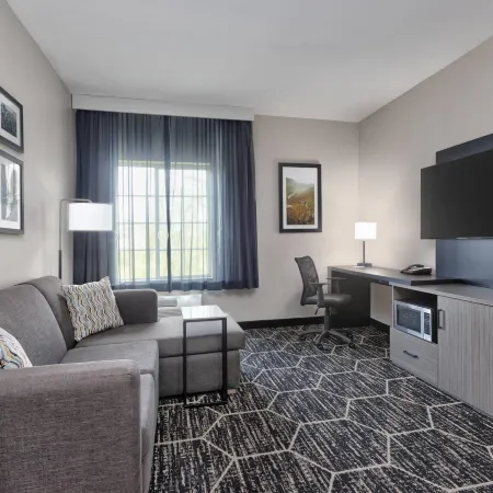 La Quinta Inn & Suites by Wyndham Fairfield TX Hotels in Freestone County