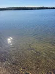 Lakefront Hemlock house on 3 acres, 5-Bdrm retreat on private lake, near casino - Wifi