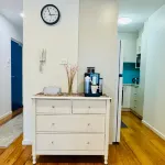 Charming Guest Room Near MacArthur Station in Lyneham