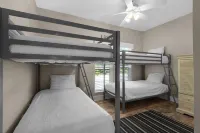 Pet-friendly 3BR Cottage in Seacrest w/ Pool & Private Beach Access - balcony