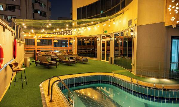 Majestic Central Hotel