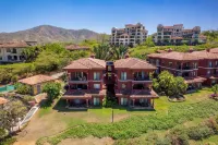 Recently Renovated Luxury Condo with Resort-Style Beach Club Access and Ocean Views - Wifi