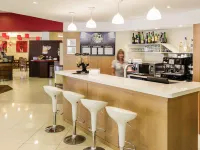 Ibis Setubal - С баром