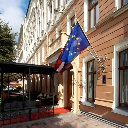 Opera Hotel