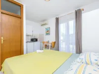 Apartments and Rooms Mate Hotels in Omiš