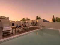 Guesthouse Ubuntu - Stellenbosch - Rooftop Pools