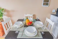 No2 Airville Indigo,9 min Drive to Cresta Mall - Condos
