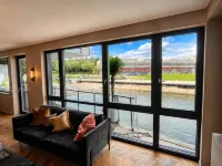 Luxurious Central Tønsberg Apartment located on the city beach Hotels in 