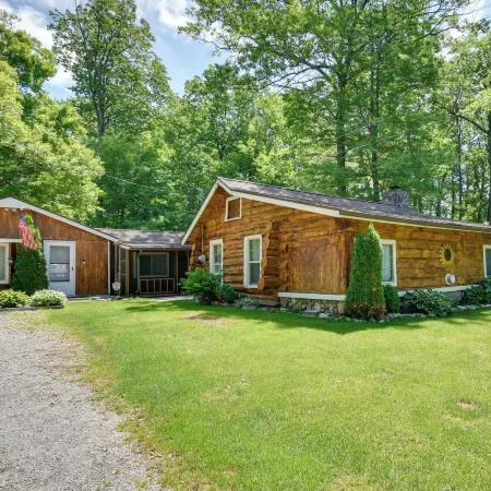Rifle Lake Cabin! Michigan Outdoor Adventure Pad