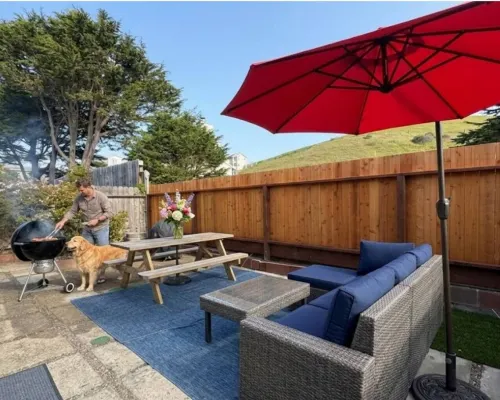 Sundog Cottage - Clean & Cozy - EV - Walk to Food & Beach - Fenced Yard for Dog Hotels in Dillon Beach
