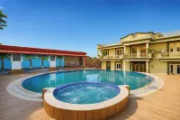 Alaya Stays Gold Palm Resort - Pools