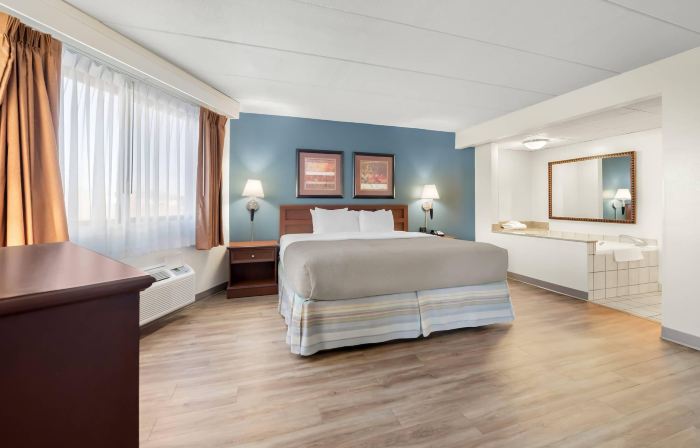 Quality Inn & Suites Black River Falls I-94