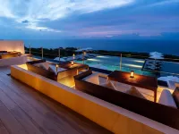 One Suite the Grand