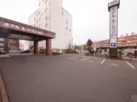 Hotel Route-Inn Kushiro Ekimae - موقف سيارات
