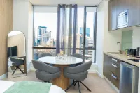 Stylish stay in the Heart of Sandton - 3 ดาว