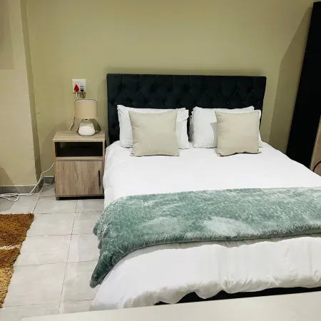The Corner Nest at Constantia Kloof with backup Wi-Fi