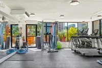 Luana Waikiki Hotel & Suites - Gym