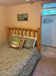 Cozy Creekside Cabin - シャレー