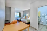 Oyo Townhouse Sulphur,LA Extended Stay I-10 - 2성급