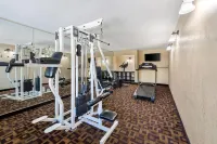 Quality Inn & Suites Lawrence - University Area - Gym