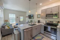 Edgartown cottage in a garden setting.  New and near bike path in Katama - 4-Sterne