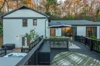 Expansive Deck Sleeps 16 Hot Tub Game Room - 3-Star