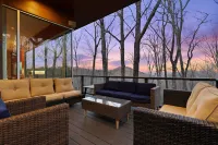 Mtn Views Sleeps 8 Hot Tub Game Room Fireplace - 4-Star