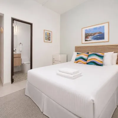 Room 11: Balcony Bliss in Creative Santurce โรงแรมใกล้โอเชียนพาร์คบีช