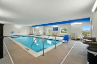 Cobblestone Hotel & Suites-RussellsPoint - Gym