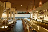 Ashore Oceanfront Hotel - bar
