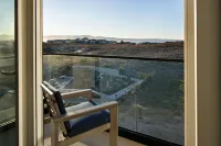 Courtyard by Marriott Sand City Monterey - Ocean View