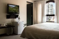 Calacoto Jacuzzi Suite in Prestigious Zona Sur - 2-Sterne