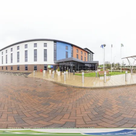 Holiday Inn Express Dunstable, an IHG Hotel