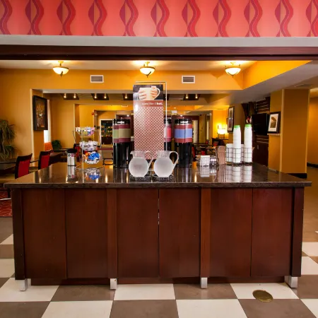 Hampton Inn & Suites Sacramento-Cal Expo