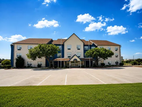 SureStay by Best Western Lewisville Dallas - parkir