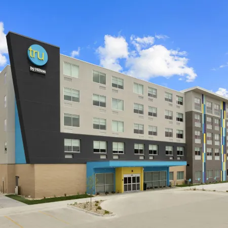 Tru by Hilton Lincoln East
