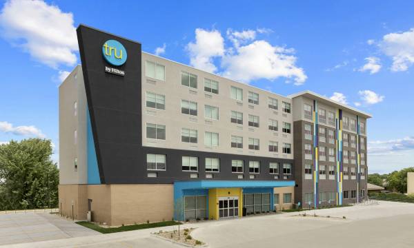 Tru by Hilton Lincoln East