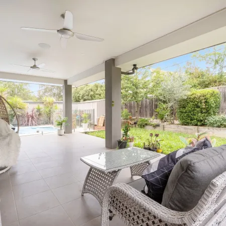 Charming 4-bed Getaway With Pool & Garden Oasis