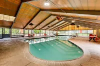 Howard Johnson by Wyndham Toms River - parking