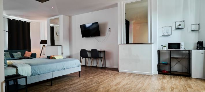 Grand studio avec Balneo, proche gare โรงแรมในตูร์กวง