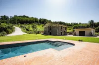 Dimora Santē – Historic Villa Surrounded by Olive Trees - Kolam Renang