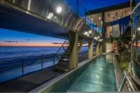 Malibu Glass Estate in Malibu -  Ferienhäuser